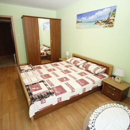 Apartment Rosi Поморие Экстерьер фото