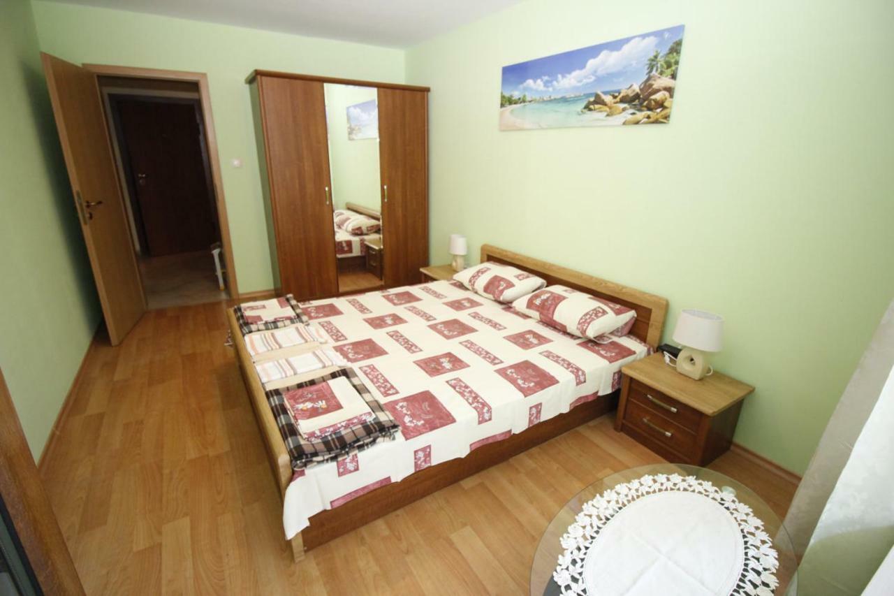 Apartment Rosi Поморие Экстерьер фото
